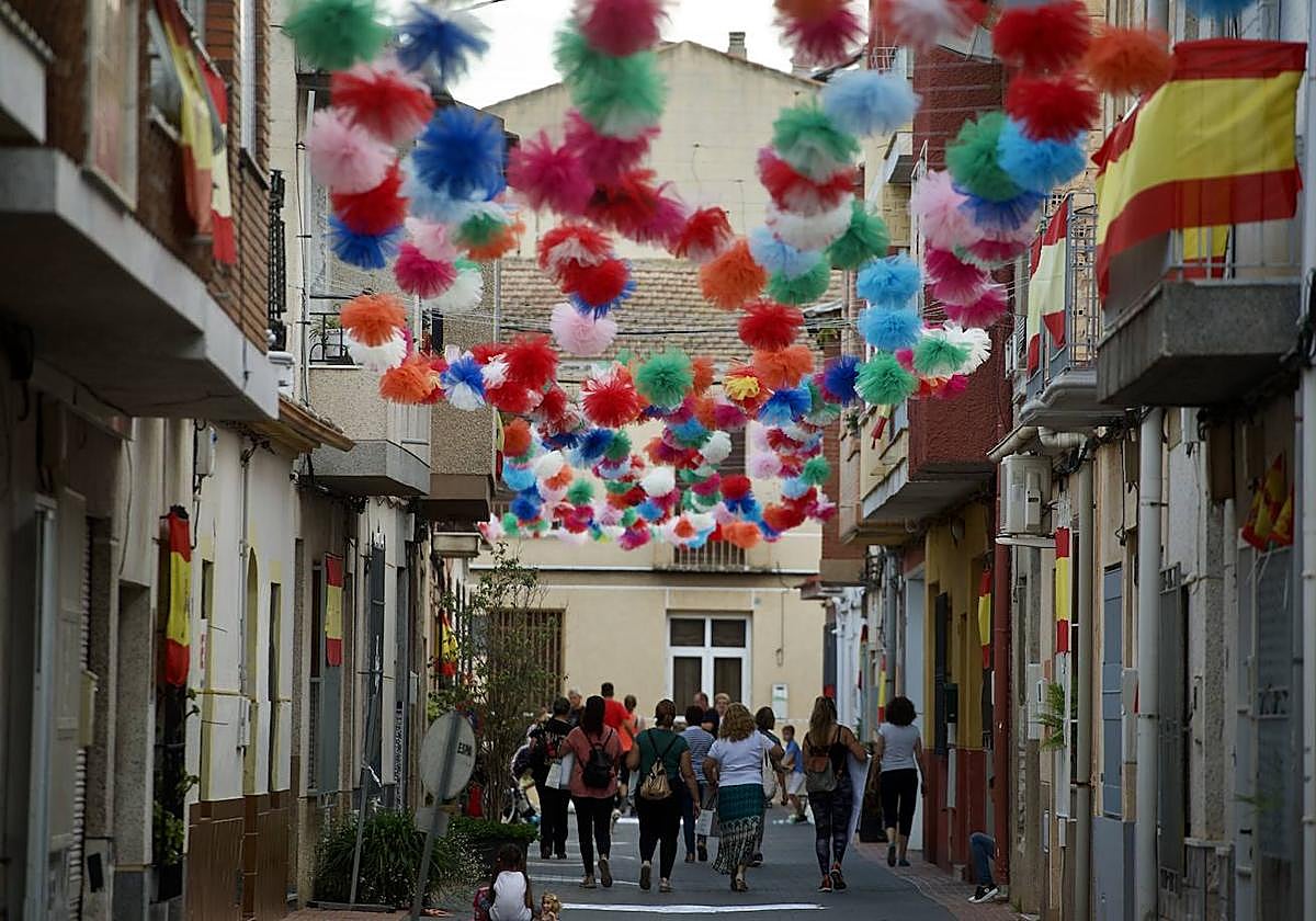 Alquerías se viste de fiesta con motivo de San Juan y engalana las